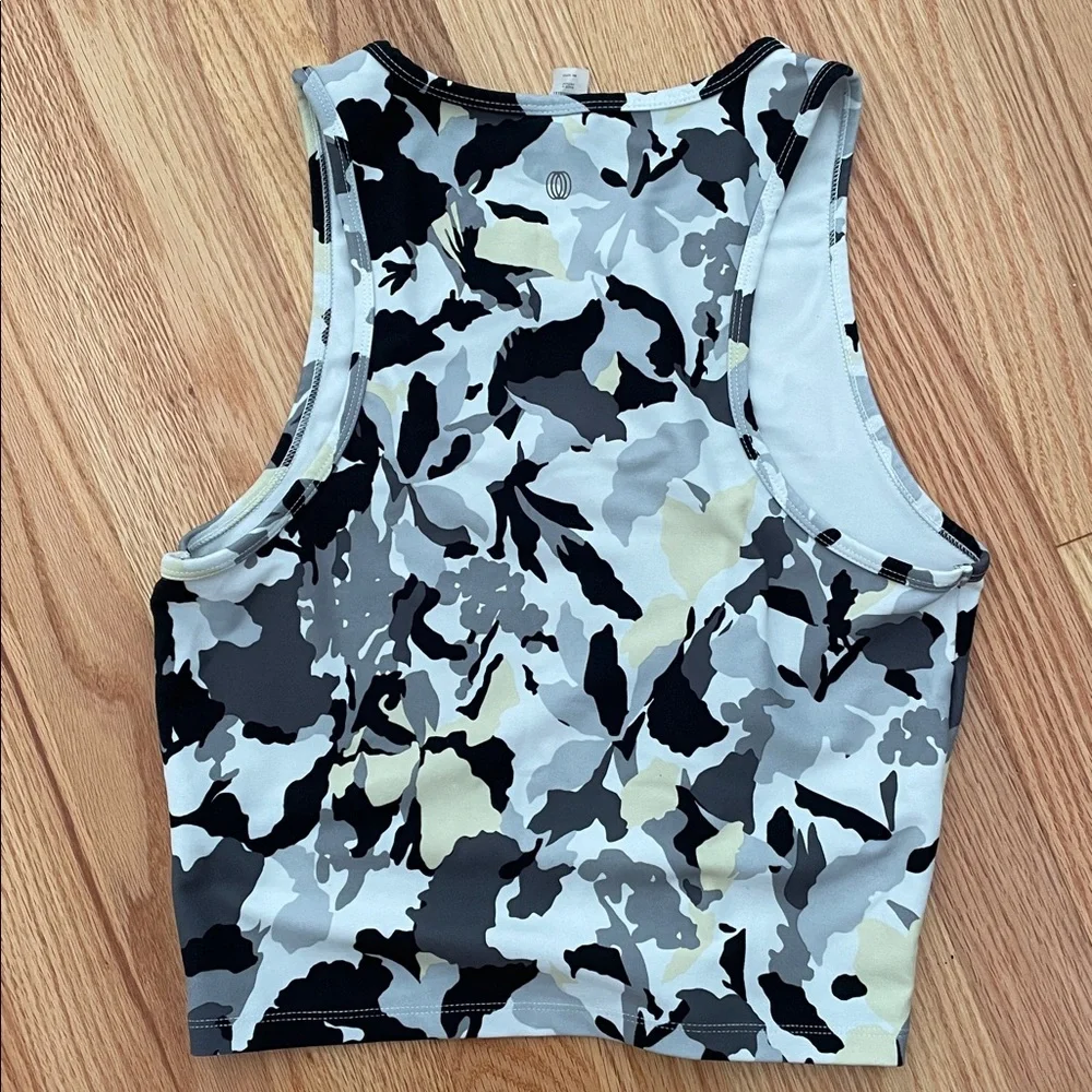 Balance Collection athletic top - Picture 3 of 4